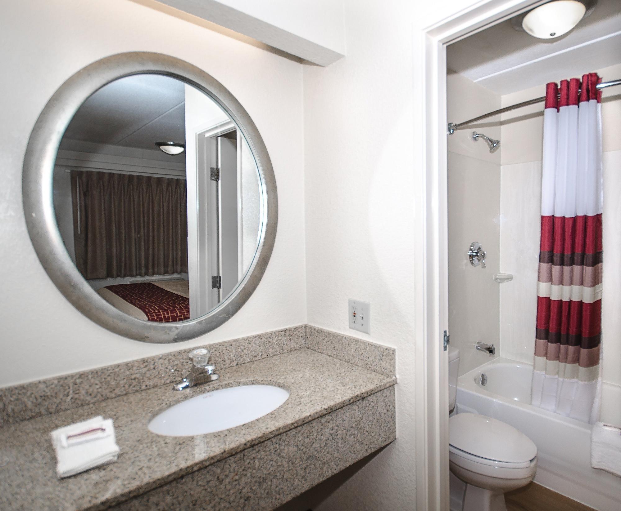Red Roof Inn Philadelphia - Oxford Valley Langhorne Ngoại thất bức ảnh
