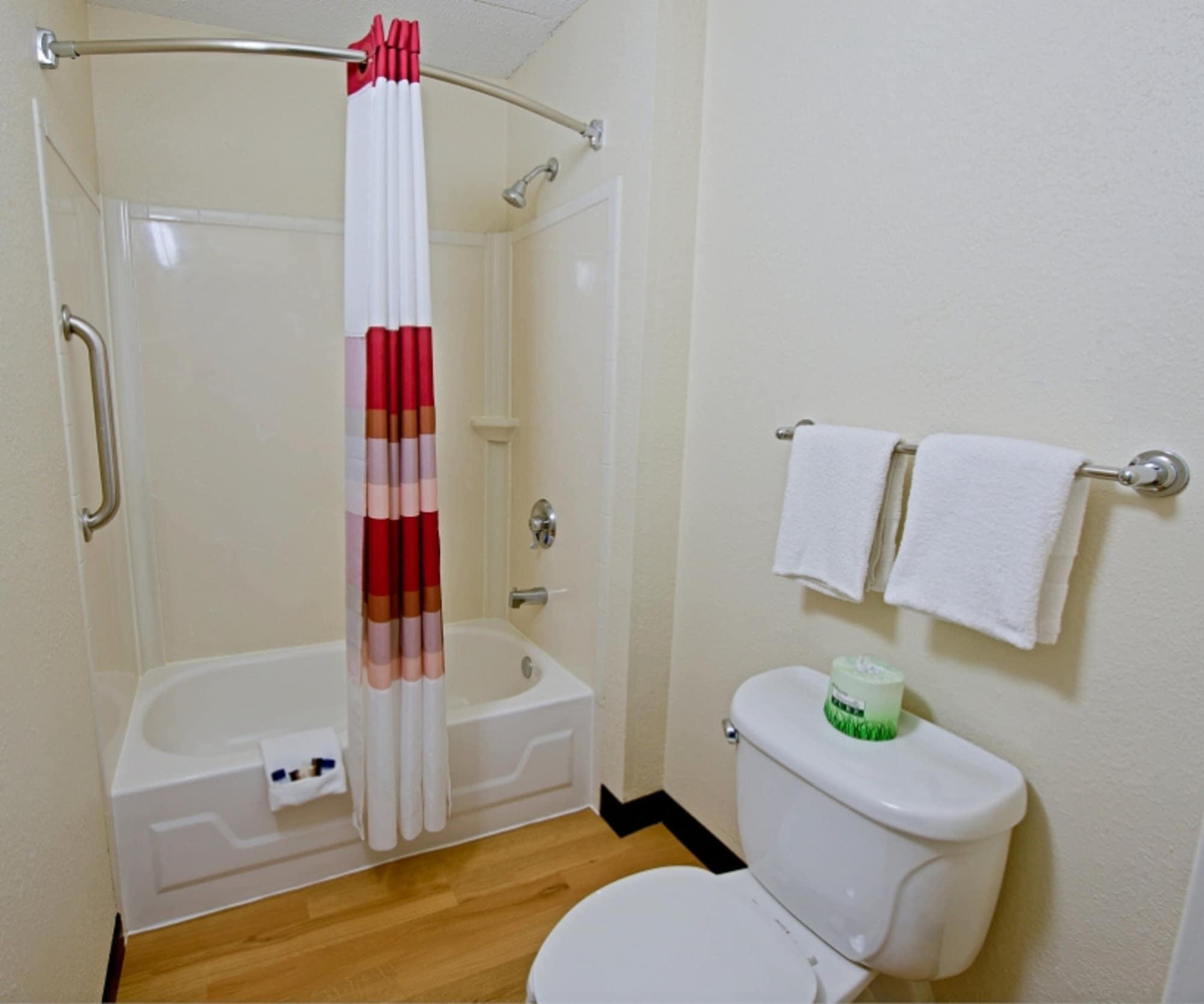 Red Roof Inn Philadelphia - Oxford Valley Langhorne Ngoại thất bức ảnh